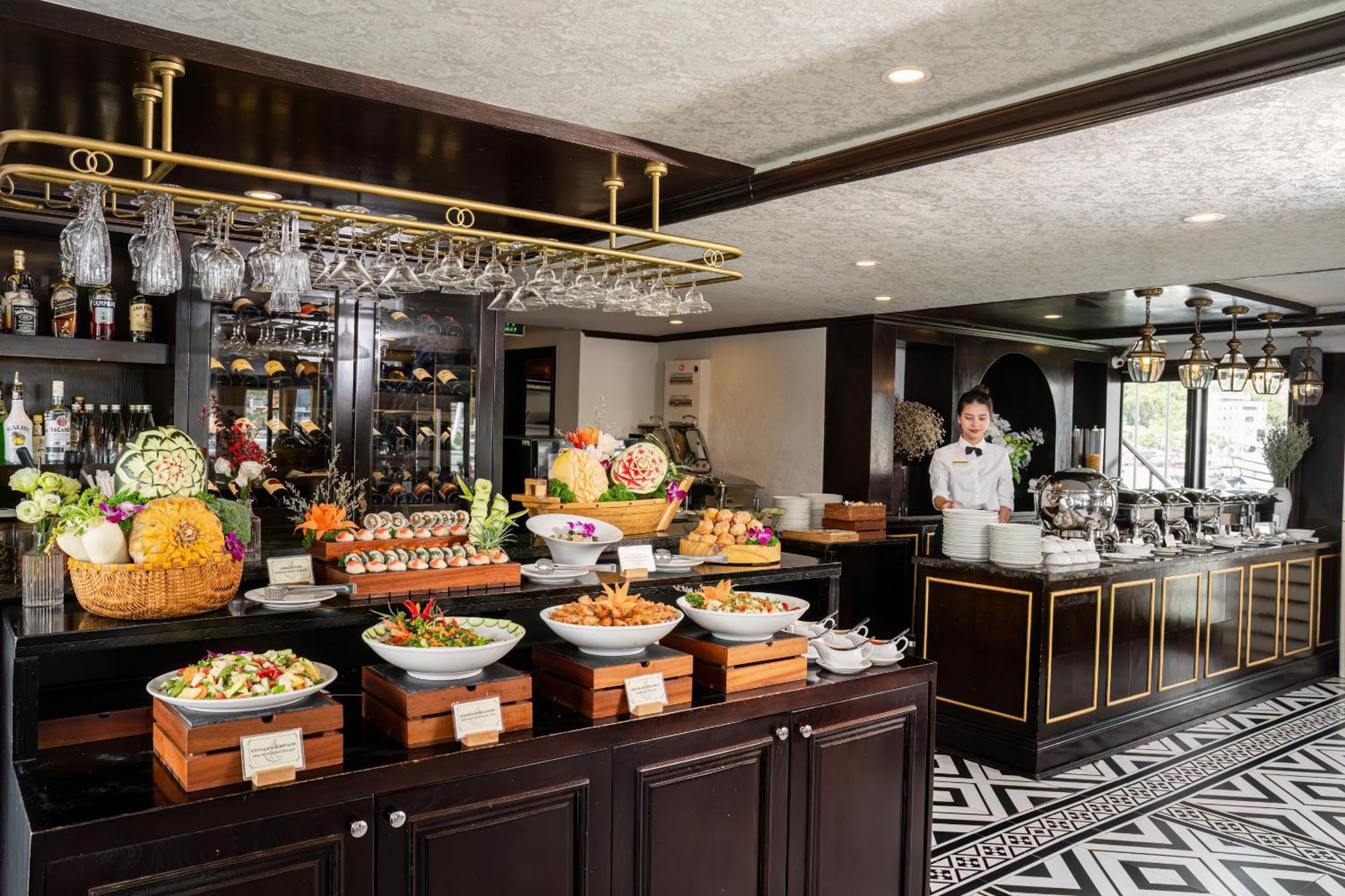 Athena Royal Cruise - Luxury In Halong Bay 5*